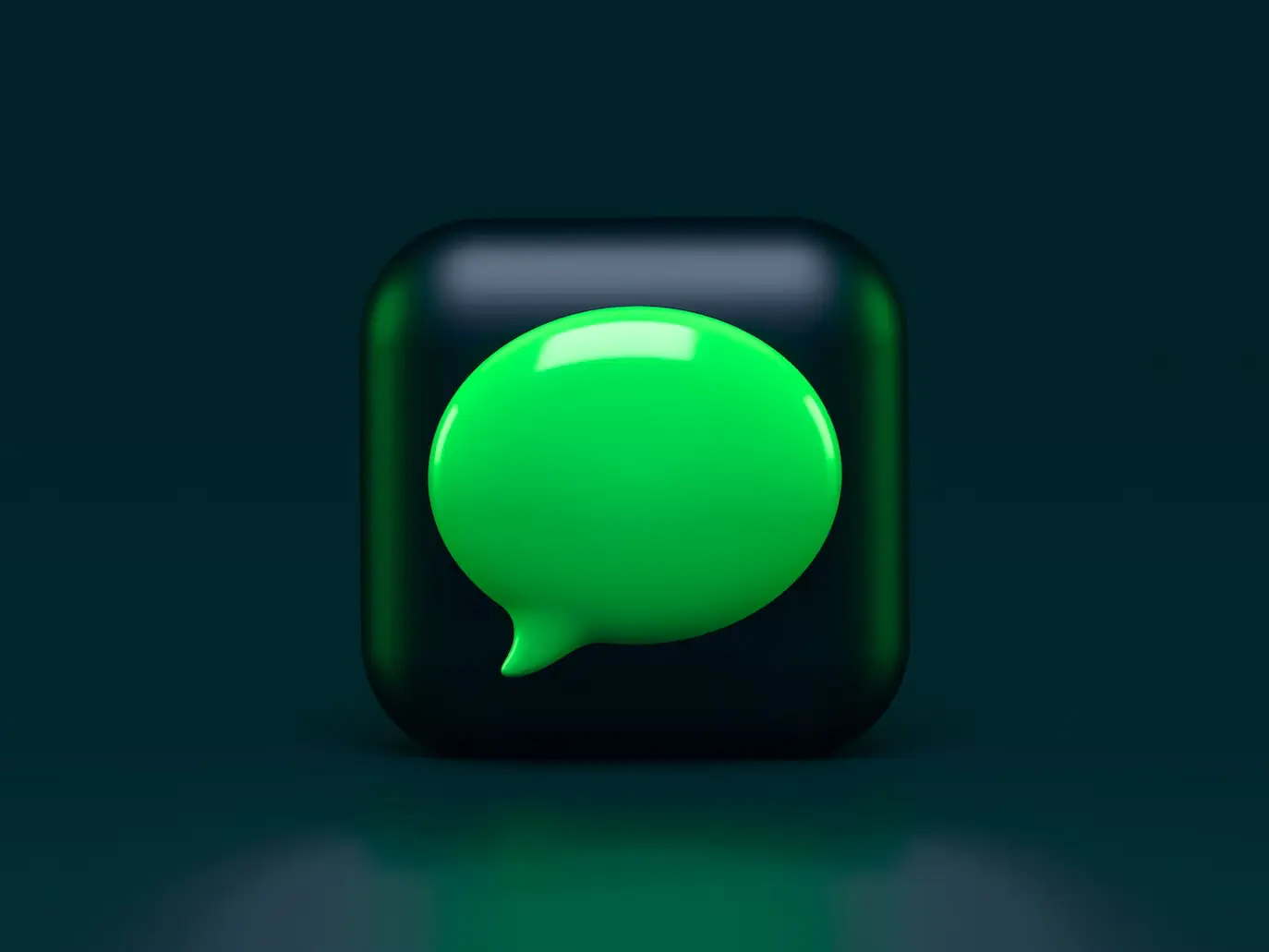 Chatbot or live chat: Big green messaging bubble